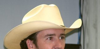 Rhett Parks skyrockets to worldwide fame as Rappin’ Auctioneer