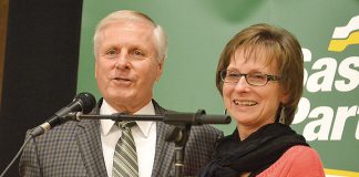 Premier recognizes Toth at nomination meeting