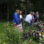 Busload of green thumbs tour valley gardens