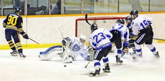 Knox defeat Silver Foxes, now face the Caps