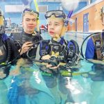 Sea Cadets do scuba training