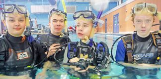Sea Cadets do scuba training
