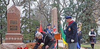 Baring cenotaph is relocated and rededicated in Grenfell