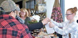 Tis The Season Christmas craft show packs ‘em in