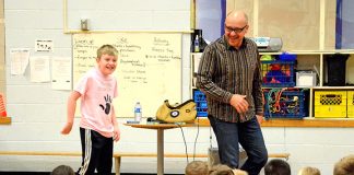 Speaker addresses bullying in schools