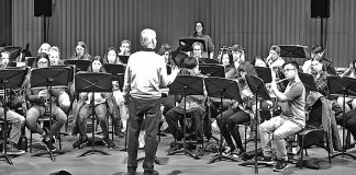 Mainline band plays at West Edmonton Mall