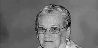 DAVIS – Doris Viola