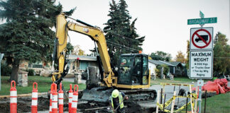 Traffic disruption on Broadway St. due to road work