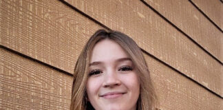 Local cheerleader to defend world title