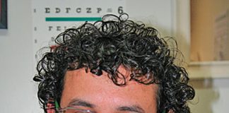 Dr. A. Eshawesh is honoured by Melville citizens