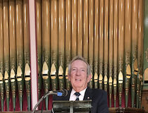 Thanksgiving service with former premier