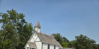 Snow plane revival tour reconnects prairie past