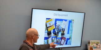 Weidl shares identifying tips with birdwatchers