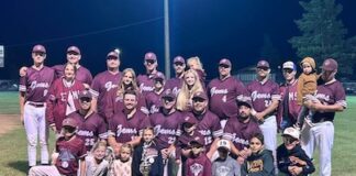 Gems capture third straight title before hundreds of fans