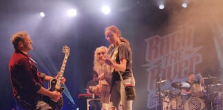 Vibank teen gets to rock on stage with with Collective Soul